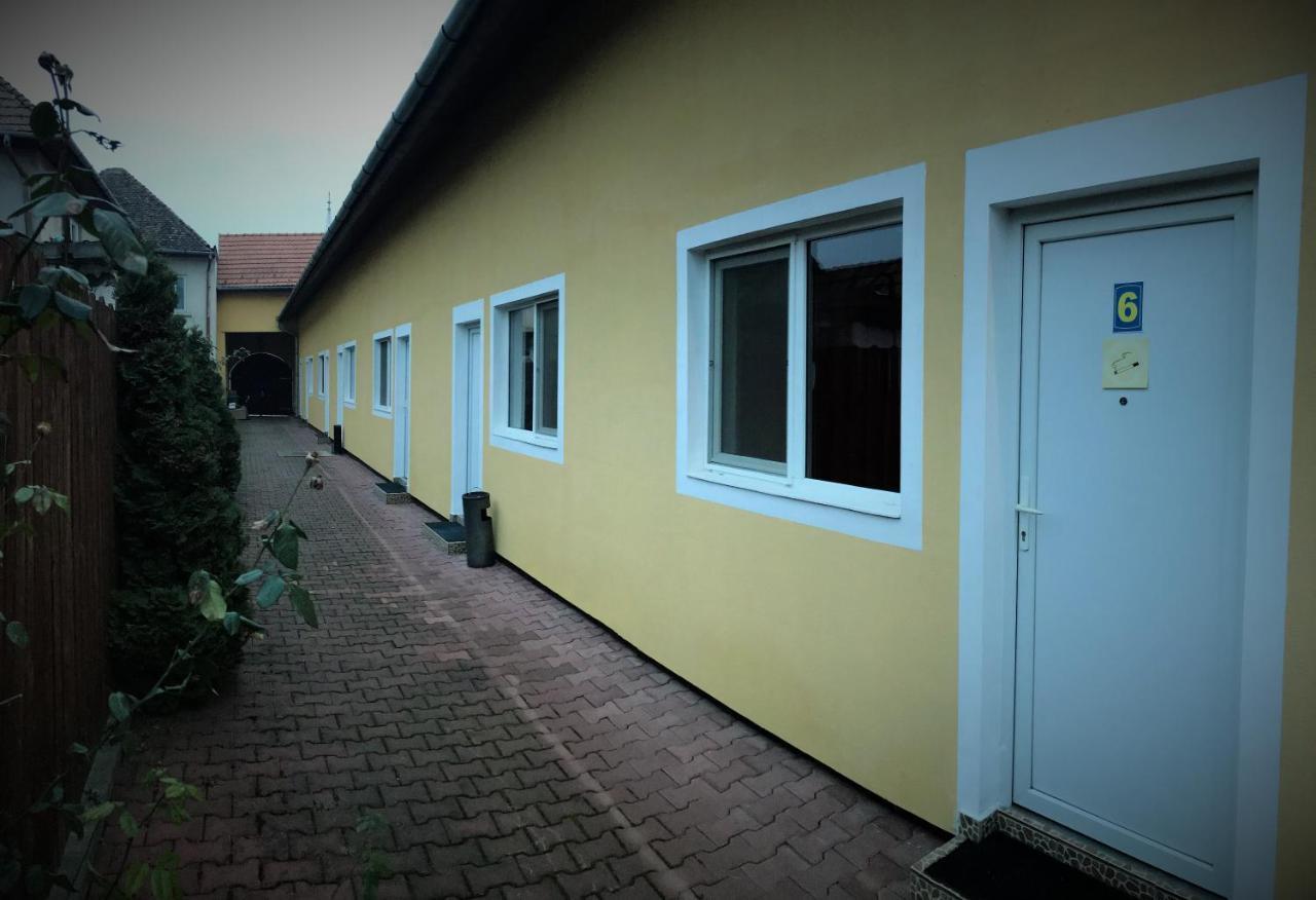 Cristuru Secuiesc Petofi Motel מראה חיצוני תמונה